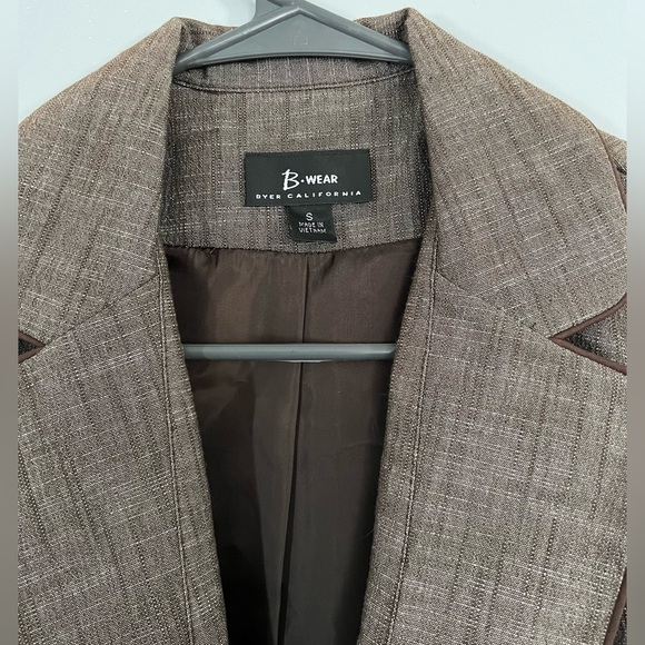 Byer California NWT - Women’s Brown suit Jacket Sz SM - Picture 2 of 9